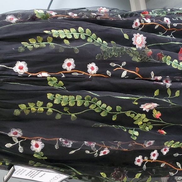 NWT GORGEOUS DRESS!! - Picture 9 of 9